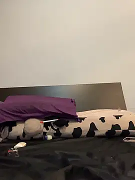 Snapshot of Emily-y chatting on 01-17-26, 12:43 Emily-y online show from 01-17-26, 12:43