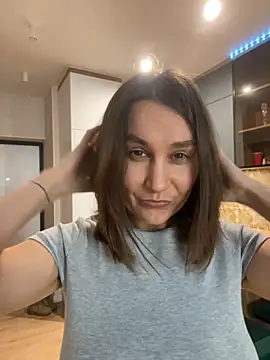 AliceLili online show from 10-29-25, 09:55