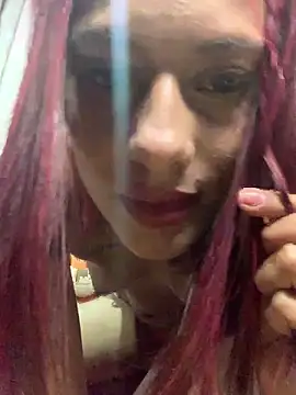 Emilyy-18 online show from 11-05-25, 01:49