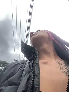 Emilyy-18 online show from 11-30-25, 07:40