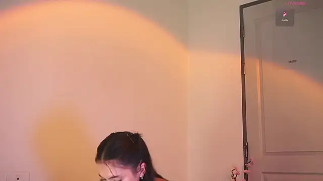 Lillu Cooper online show from 04-11-26, 07:45