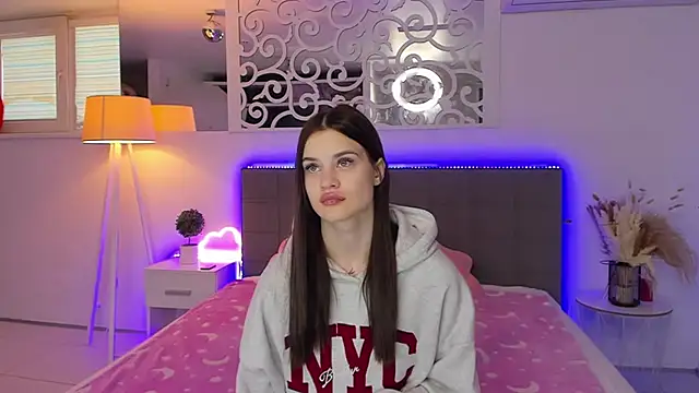 LuisaClover online show from 01-11-26, 01:05