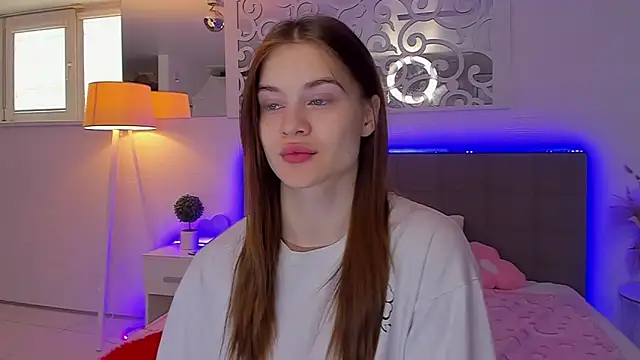 LuisaClover online show from 04-21-26, 12:22