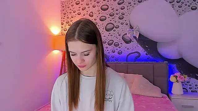 LuisaClover online show from 05-31-26, 12:45