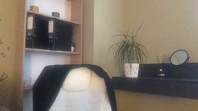 DollyRoma online show from 11-21-25, 09:52