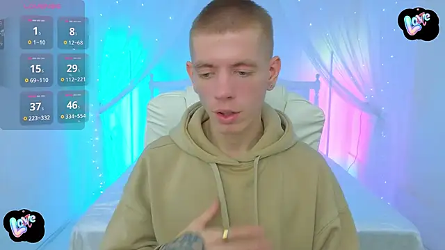 Cristian  Dior online show from 10-24-25, 05:31