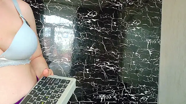 Biancka  online show from 04-20-26, 05:21