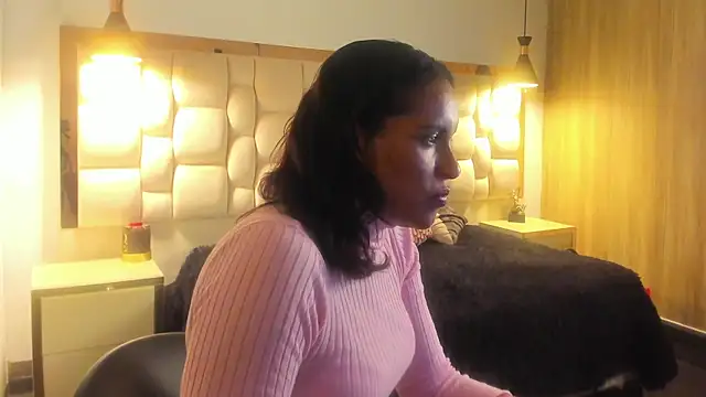 Snapshot of HalimaAhmed chatting on 10-29-25, 11:39 HalimaAhmed online show from 10-29-25, 11:39