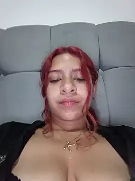 Lunatemptress4 online show from 12-15-25, 10:58