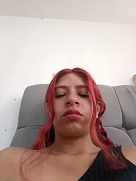 Lunatemptress4 online show from 12-19-25, 12:34