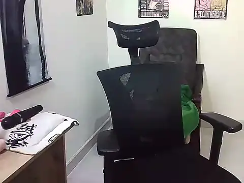 Snapshot of Gigi_Scott_ chatting on 11-27-25, 01:29 Gigi Scott online show from 11-27-25, 01:29