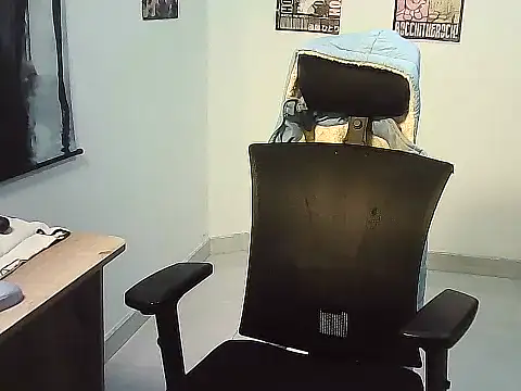 Snapshot of Gigi_Scott_ chatting on 12-02-25, 01:44 Gigi Scott online show from 12-02-25, 01:44