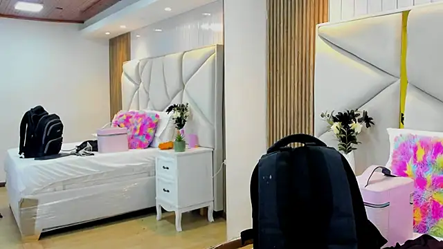 SweetKata  online show from 11-30-25, 11:47