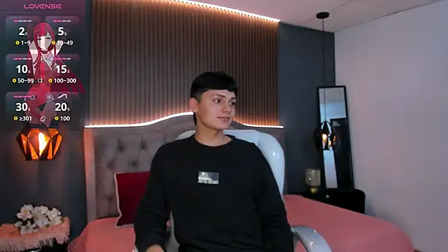 Maxii18  online show from 11-04-25, 07:02