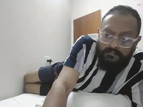 Snapshot of jimforsex1982 chatting on 11-20-25, 05:45 jimforsex1982 online show from 11-20-25, 05:45