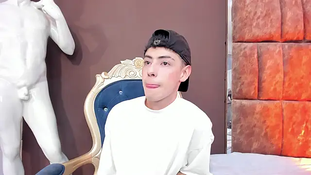 Sebastian Reed online show from 01-11-26, 11:54