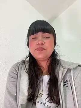 Snapshot of misschloe_ chatting on 10-27-25, 01:59 misschloe  online show from 10-27-25, 01:59