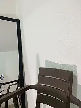 Snapshot of misschloe_ chatting on 10-29-25, 02:19 misschloe  online show from 10-29-25, 02:19