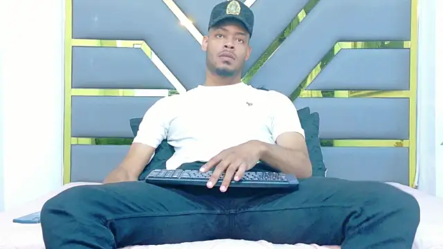 Neytanmalcon online show from 11-26-25, 08:32