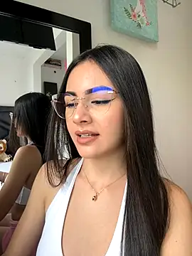 IslaCole online show from 11-21-25, 09:13