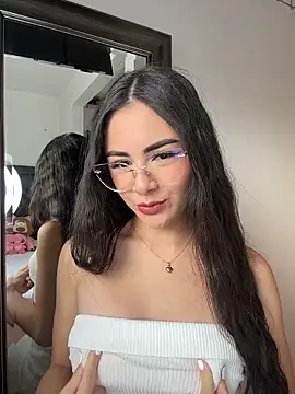 IslaCole online show from 02-16-26, 09:22