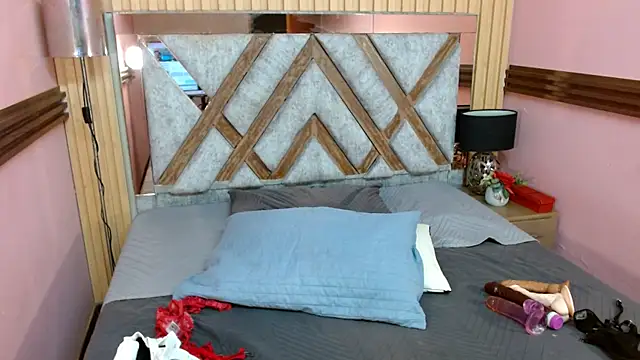 Emma Kiut  online show from 12-01-25, 06:35