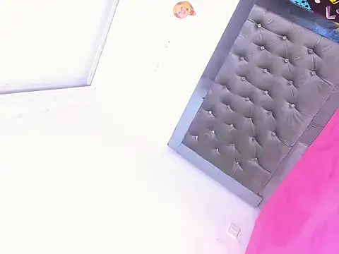 Snapshot of shopy_horny chatting on 12-14-25, 08:41 shopy horny online show from 12-14-25, 08:41