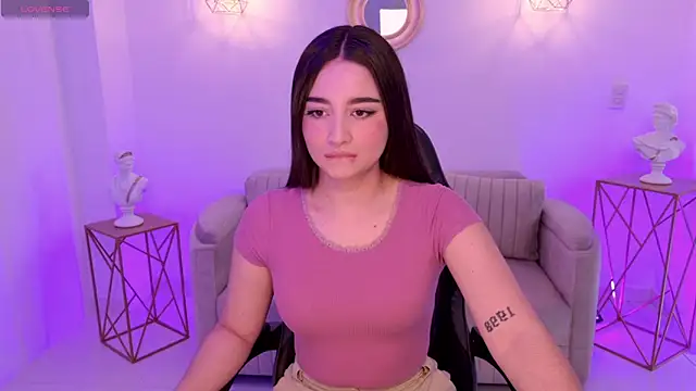 Snapshot of Ariana_Monroe01 chatting on 10-24-25, 02:13 Ariana Monroe01 online show from 10-24-25, 02:13