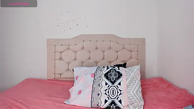 sadie grey online show from 10-26-25, 04:40