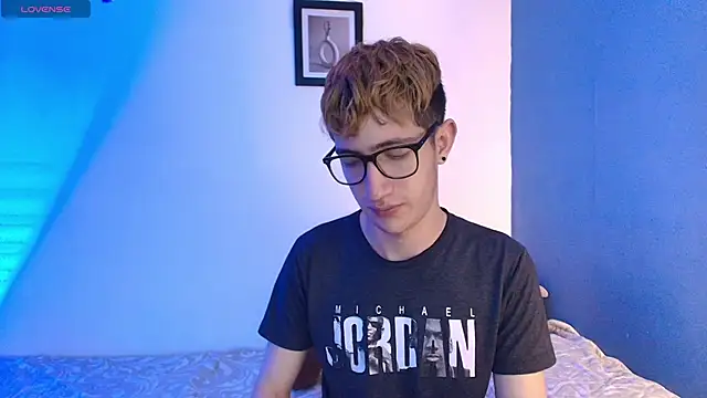 Snapshot of Erick_Taylor3 chatting on 06-06-26, 07:29 Erick Taylor3 online show from 06-06-26, 07:29