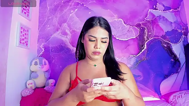 Snapshot of mishelbubble chatting on 11-25-25, 03:56 mishelbubble online show from 11-25-25, 03:56