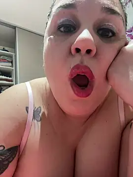 Rheetnena1 online show from 07-20-26, 01:53