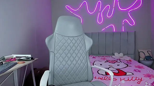 Snapshot of tokyo_nyx chatting on 11-19-25, 05:07 tokyo nyx online show from 11-19-25, 05:07