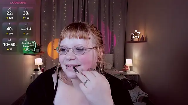 LottieReed online show from 11-14-25, 01:43