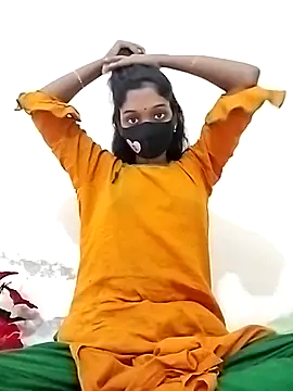 Snapshot of Tushi-10 chatting on 12-17-25, 06:19 Tushi-10 online show from 12-17-25, 06:19