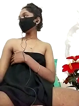 Snapshot of Tushi-10 chatting on 12-19-25, 10:33 Tushi-10 online show from 12-19-25, 10:33