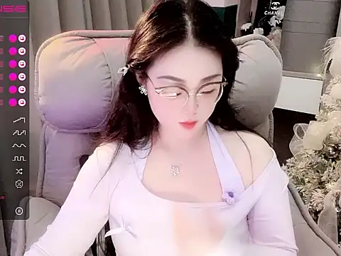 Snapshot of Monica-666888- chatting on 10-31-25, 06:47 Monica-666888- online show from 10-31-25, 06:47