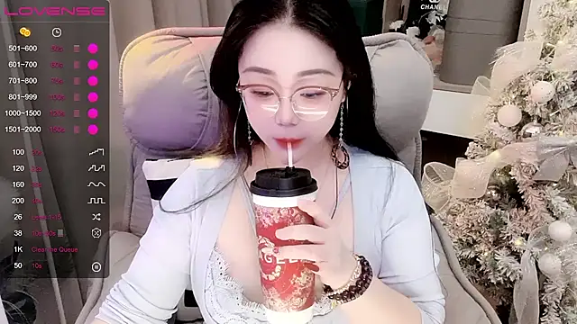 Snapshot of Monica-666888- chatting on 11-04-25, 05:23 Monica-666888- online show from 11-04-25, 05:23