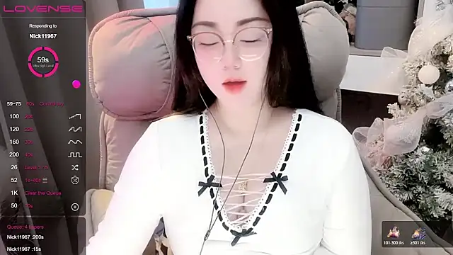 Snapshot of Monica-666888- chatting on 11-28-25, 05:32 Monica-666888- online show from 11-28-25, 05:32