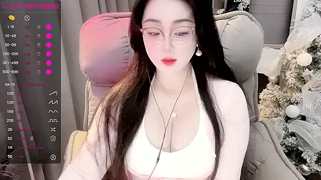 Snapshot of Monica-666888- chatting on 12-01-25, 06:57 Monica-666888- online show from 12-01-25, 06:57