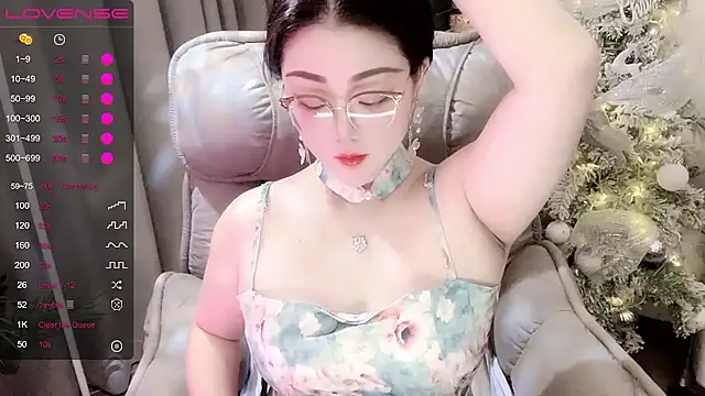 Snapshot of Monica-666888- chatting on 05-05-26, 05:32 Monica-666888- online show from 05-05-26, 05:32