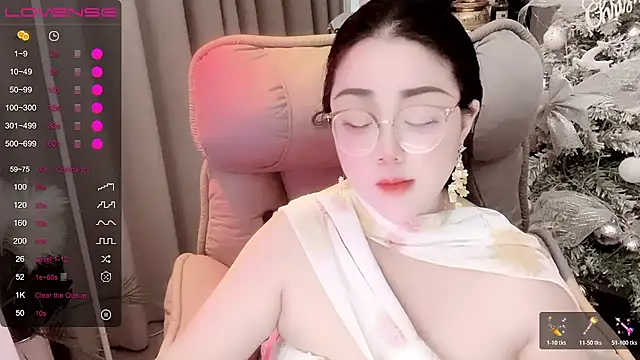 Snapshot of Monica-666888- chatting on 05-08-26, 05:57 Monica-666888- online show from 05-08-26, 05:57