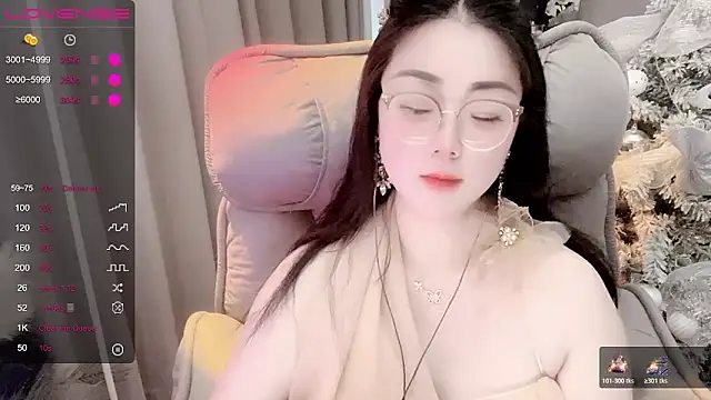 Snapshot of Monica-666888- chatting on 05-17-26, 04:43 Monica-666888- online show from 05-17-26, 04:43