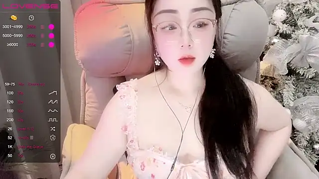 Snapshot of Monica-666888- chatting on 05-17-26, 04:47 Monica-666888- online show from 05-17-26, 04:47
