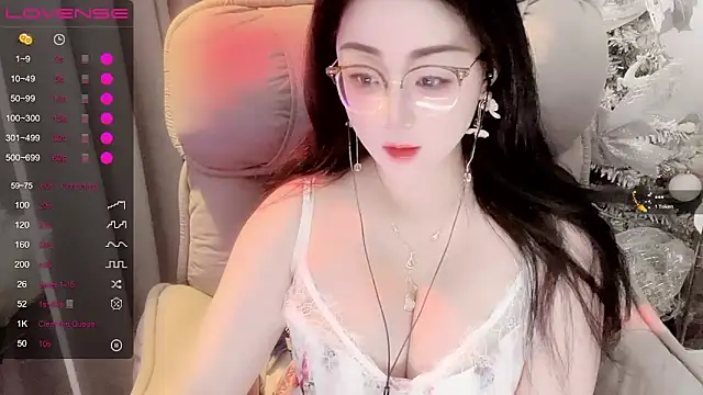 Snapshot of Monica-666888- chatting on 05-30-26, 04:37 Monica-666888- online show from 05-30-26, 04:37