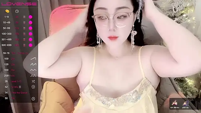 Snapshot of Monica-666888- chatting on 06-04-26, 04:24 Monica-666888- online show from 06-04-26, 04:24
