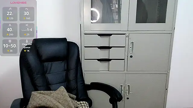 Ella-61 online show from 10-28-25, 12:03