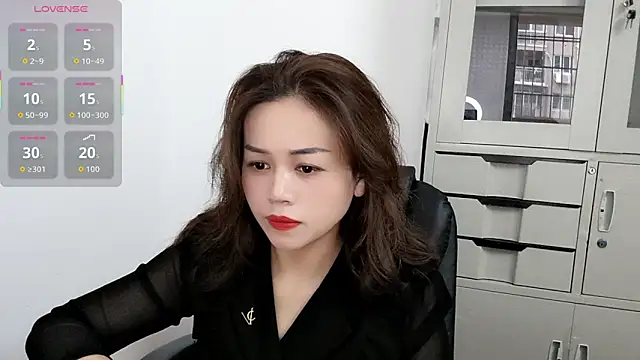 Ella-61 online show from 10-30-25, 12:12