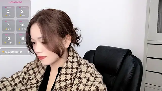 Ella-61 online show from 11-05-25, 12:54