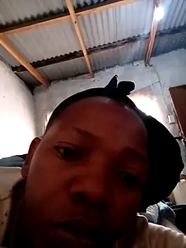 Snapshot of 09slambitch chatting on 12-14-25, 05:57 09slambitch online show from 12-14-25, 05:57